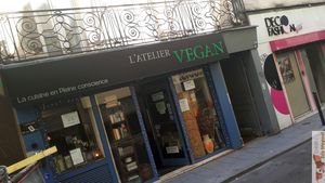 Facade at Le P'tit Pré Chez Lan in Paris