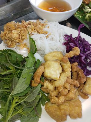 Fried tofu noodles at Bao An Vegan (formerly Vegan Banhmi) in Hanoi