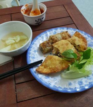Delicious vegan Samosa und spring roll at Bao An Vegan (formerly Vegan Banhmi) in Hanoi