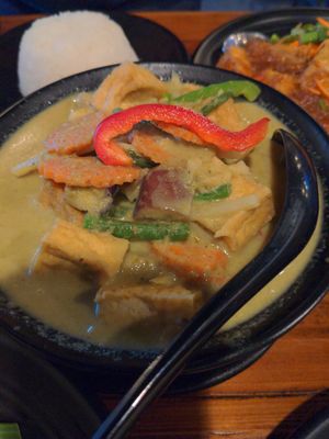 Green curry at Thai Cravings in Rocky River
