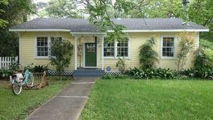 Organic Food Co-op with lots of vegan, allergen-free and raw options. This place has an organic juice bar and cafe that is 95% vegan in it.  at Natural Living Food Co-op and Cafe in League City