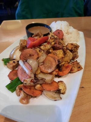 Tofu mit Salz Pfeffer Kruste mit Gemüse und Reis at Sampan in Frankfurt