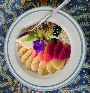 Smoothie bowl at FatCat in Pai