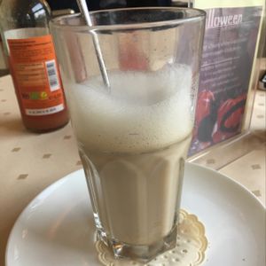 Lupinenmacchiato mit Hafermilch,sehr lecker at StrandCafe Sassnitz in Sassnitz