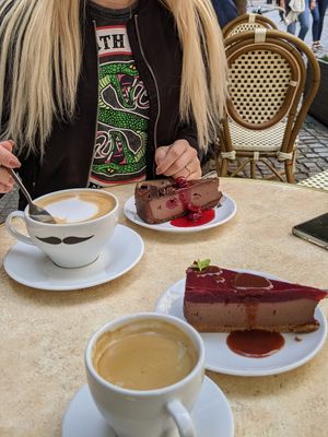 Vegan cheesecakes at Retro in Gdansk
