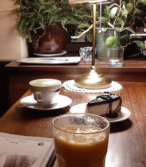 Yellow smoothy, vegan cheese cake, vagan macha at Retro in Gdansk