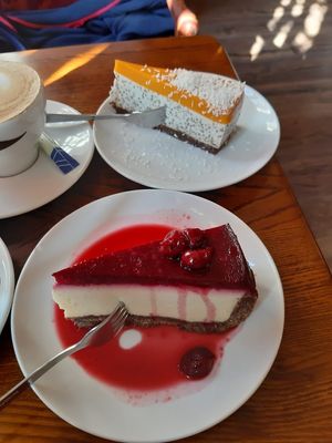 Vegan chia and vegan cheese cake at Retro in Gdansk
