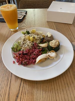 A mix of food at daTerra - Baixa in Porto