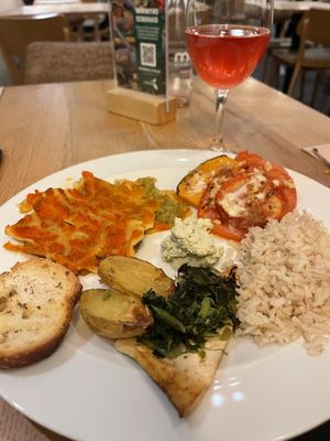 Warm Buffet #Veganuary at daTerra - Baixa in Porto