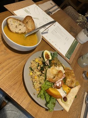 Buffet 1 and soup   at daTerra - Baixa in Porto