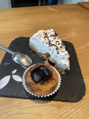 Banoffee and pastel de nata  at daTerra - Baixa in Porto