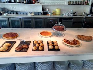 Late buffet at daTerra - Baixa in Porto