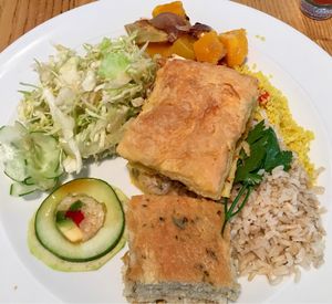 some buffet lunch items including a "sushi" at daTerra - Baixa in Porto