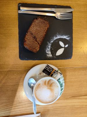 Banana bread and coffee at daTerra - Baixa in Porto