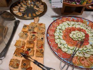 Focaccia and tomato salad at daTerra - Baixa in Porto