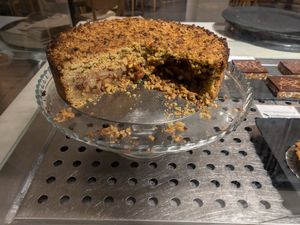 Apple crumble at daTerra - Baixa in Porto