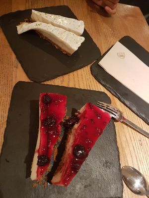 Chesse cake & Lime pie at daTerra - Baixa in Porto