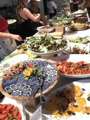 Buffet libre vegano espectacular delicioso y barato, y el ambiente inmejorable at daTerra - Baixa in Porto