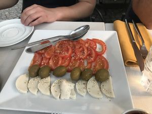Vegan caprese at Caffe & Caffe in Como