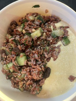 Red rice with hummus  at BRU - EXKi - TA in Zaventem