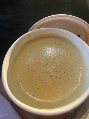 Golden latte: oat milk sugar free  at BRU - EXKi - TA in Zaventem