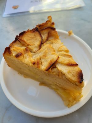 apple pie at Cafe Gratitude in San Diego