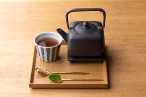 Our popular drink is a blend of herbs with brown rice hojicha, a blend of hojicha grown without pesticides and roasted BROWN RICE original brown rice. at Brown Rice ブラウンライス in Tokyo