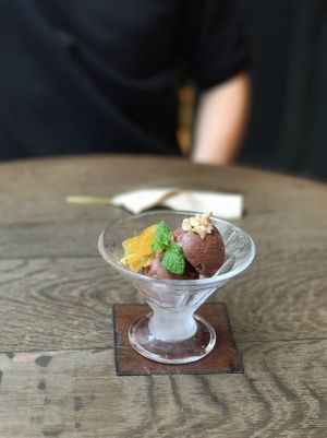 Vegan choco ice cream at Brown Rice ブラウンライス in Tokyo