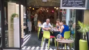 La terrasse at O Chato in Caen