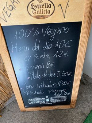 Board with prices at entrance  at Bambú in Vigo