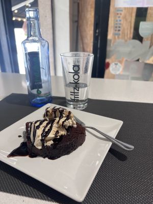 Brownie de chocolate con helado vainilla  at Bambú in Vigo