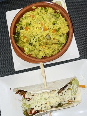 Menu of the day: Paella + Fajita (vegetables, seitan, guacamole, vegan cheese)  at Bambú in Vigo