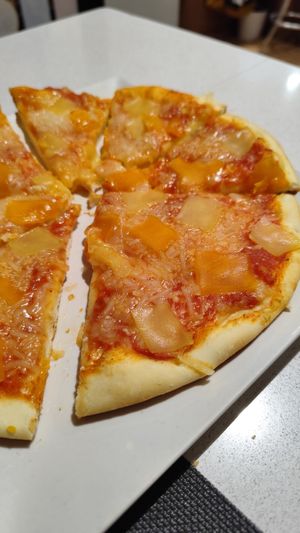 Pizza 4 quesos at Bambú in Vigo