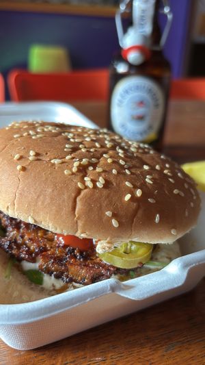 Lecker Bürger mit Bierchen  at Lolaparoli in Aachen