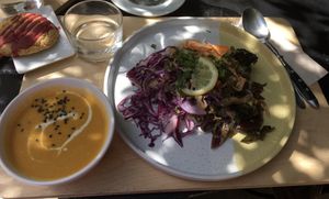Pumpkin soup, rice noodles with vegetables and lemon cookie at Väcka in Barcelona
