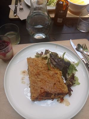 Menú del día (pastel del pastor y panna cota) at Väcka in Barcelona