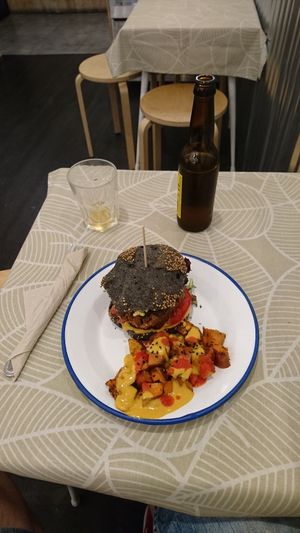 Classic combo burger menu with hand crafted beer at Väcka in Barcelona