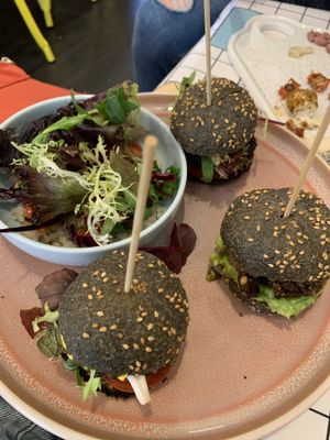 Burger Trio 🙌🏻 at Väcka in Barcelona