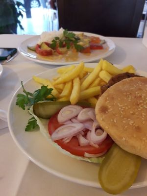 Vegan burger and Thai veggies. at Svarog in Guardamar Del Segura