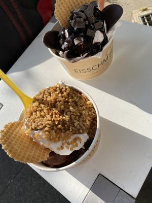 Krokant Becher und Schokobecher at Eisschmiede - Manufaktur fur Genuss in Dusseldorf