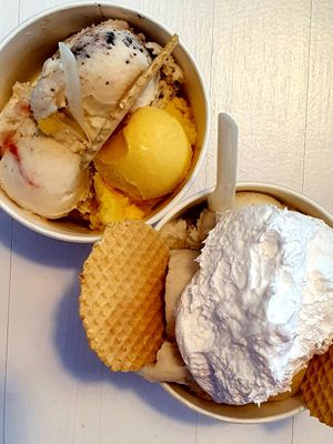 Sunday treat 😊 at Eisschmiede - Manufaktur fur Genuss in Dusseldorf