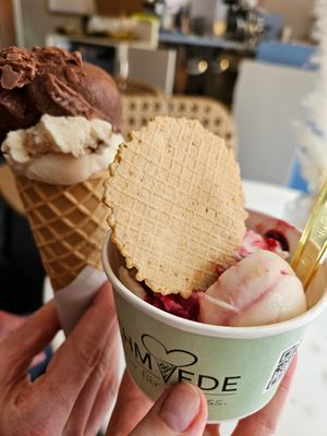 Nuss/Nougat, gebrannte Mandel & Amarena at Eisschmiede - Manufaktur fur Genuss in Dusseldorf