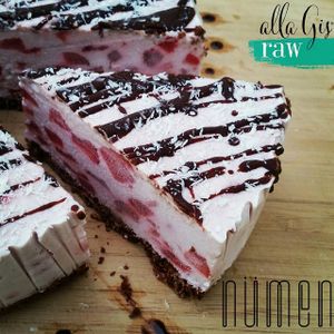 Vegan/ RAW / Organic Cheesecake at Nümen in Merida