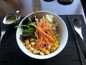 Buddha bowl at Nümen in Merida