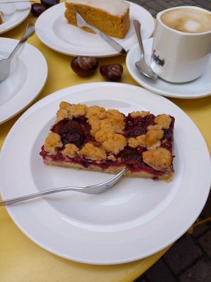Früchtestreuselkuchen at Cafe Leander in Bamberg