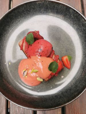 Chocolat and strawberry dessert at TIAN Bistro am Spittelberg in Vienna