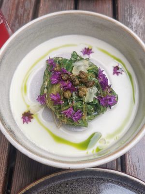 Lettuce with beans inside at TIAN Bistro am Spittelberg in Vienna