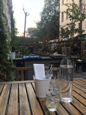Terrace seating at TIAN Bistro am Spittelberg in Vienna