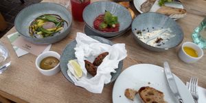 Salad and breads at TIAN Bistro am Spittelberg in Vienna