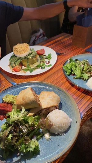 Gevangeniseerde burrito was heerlijk! Spinach chimney (niet vegan) voor m'n man vond hij ook super lekker at Clear Head - Lehka Hlava in Prague